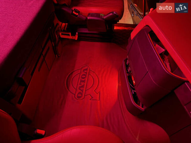 Вольво FH 13 2018 у Дніпро (Дніпропетровську) на Automoto.ua Синій Вольво FH 13, об'ємом двигуна 12.78 л та пробігом 1000 тис. км за 55700 $, фото 83 на Automoto.ua