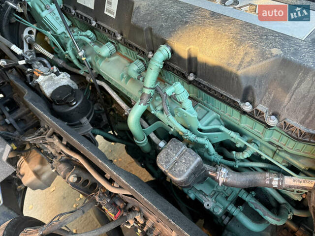 Вольво FH 13 2018 у Дніпро (Дніпропетровську) на Automoto.ua Синій Вольво FH 13, об'ємом двигуна 12.78 л та пробігом 1000 тис. км за 55700 $, фото 90 на Automoto.ua