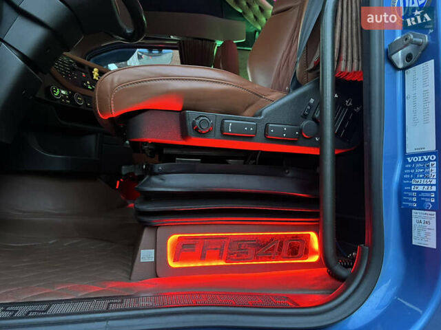 Вольво FH 13 2018 у Дніпро (Дніпропетровську) на Automoto.ua Синій Вольво FH 13, об'ємом двигуна 12.78 л та пробігом 1000 тис. км за 55700 $, фото 42 на Automoto.ua