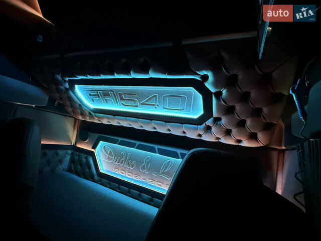 Вольво FH 13 2018 у Дніпро (Дніпропетровську) на Automoto.ua Синій Вольво FH 13, об'ємом двигуна 12.78 л та пробігом 1000 тис. км за 55700 $, фото 68 на Automoto.ua