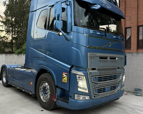 Вольво FH 13 2018 у Дніпро (Дніпропетровську) на Automoto.ua Синій Вольво FH 13, об'ємом двигуна 12.78 л та пробігом 1000 тис. км за 55700 $, фото 29 на Automoto.ua