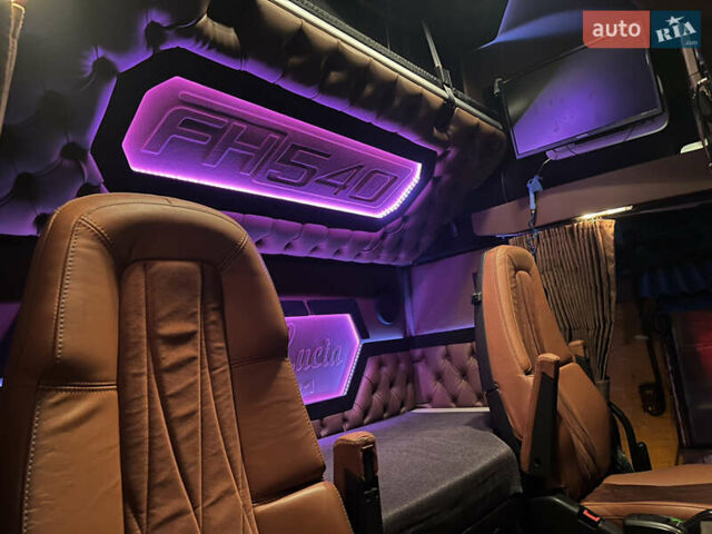 Вольво FH 13 2018 у Дніпро (Дніпропетровську) на Automoto.ua Синій Вольво FH 13, об'ємом двигуна 12.78 л та пробігом 1000 тис. км за 55700 $, фото 49 на Automoto.ua