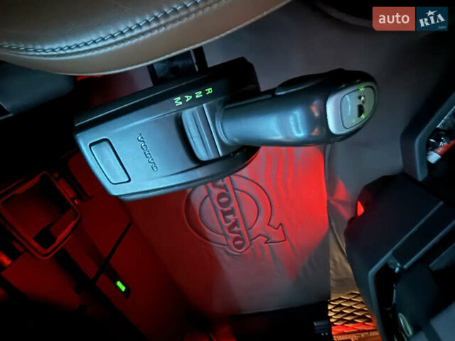 Вольво FH 13 2018 у Дніпро (Дніпропетровську) на Automoto.ua Синій Вольво FH 13, об'ємом двигуна 12.78 л та пробігом 1000 тис. км за 55700 $, фото 65 на Automoto.ua