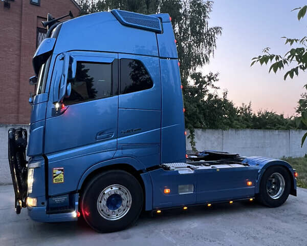 Вольво FH 13 2018 у Дніпро (Дніпропетровську) на Automoto.ua Синій Вольво FH 13, об'ємом двигуна 12.78 л та пробігом 1000 тис. км за 55700 $, фото 13 на Automoto.ua