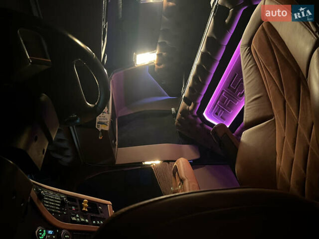 Вольво FH 13 2018 у Дніпро (Дніпропетровську) на Automoto.ua Синій Вольво FH 13, об'ємом двигуна 12.78 л та пробігом 1000 тис. км за 55700 $, фото 45 на Automoto.ua