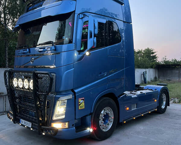 Вольво FH 13 2018 у Дніпро (Дніпропетровську) на Automoto.ua Синій Вольво FH 13, об'ємом двигуна 12.78 л та пробігом 1000 тис. км за 55700 $, фото 11 на Automoto.ua