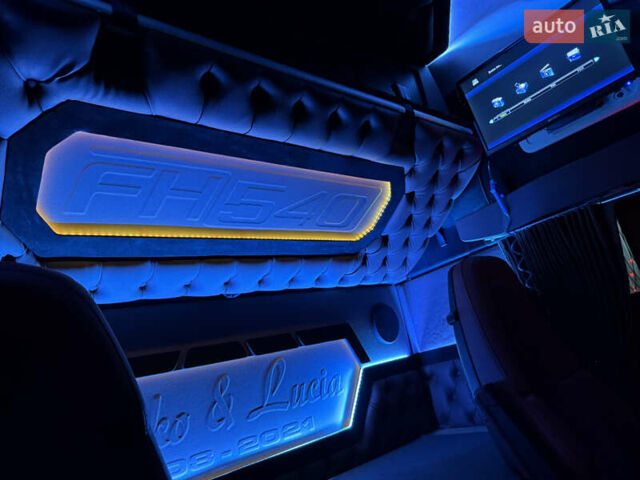 Вольво FH 13 2018 у Дніпро (Дніпропетровську) на Automoto.ua Синій Вольво FH 13, об'ємом двигуна 12.78 л та пробігом 1000 тис. км за 55700 $, фото 74 на Automoto.ua