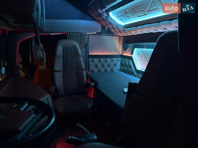 Вольво FH 13 2018 у Дніпро (Дніпропетровську) на Automoto.ua Синій Вольво FH 13, об'ємом двигуна 12.78 л та пробігом 1000 тис. км за 55700 $, фото 64 на Automoto.ua