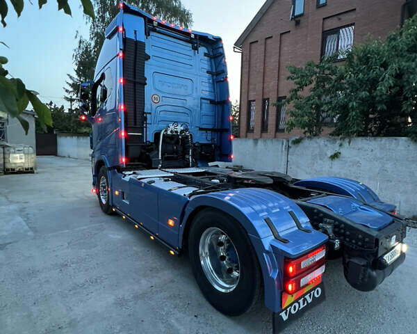 Вольво FH 13 2018 у Дніпро (Дніпропетровську) на Automoto.ua Синій Вольво FH 13, об'ємом двигуна 12.78 л та пробігом 1000 тис. км за 55700 $, фото 16 на Automoto.ua