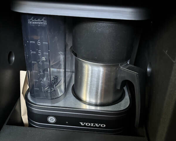 Синий Вольво FH 13, объемом двигателя 12.8 л и пробегом 42 тыс. км за 98500 $, фото 35 на Automoto.ua