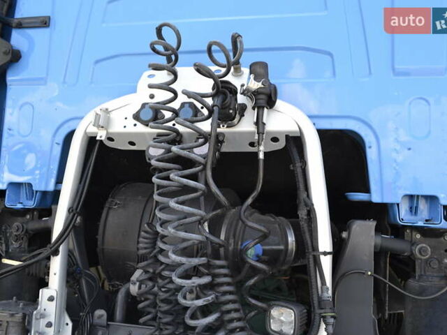 Синий Вольво FH 13, объемом двигателя 12.7 л и пробегом 208 тыс. км за 76999 $, фото 11 на Automoto.ua