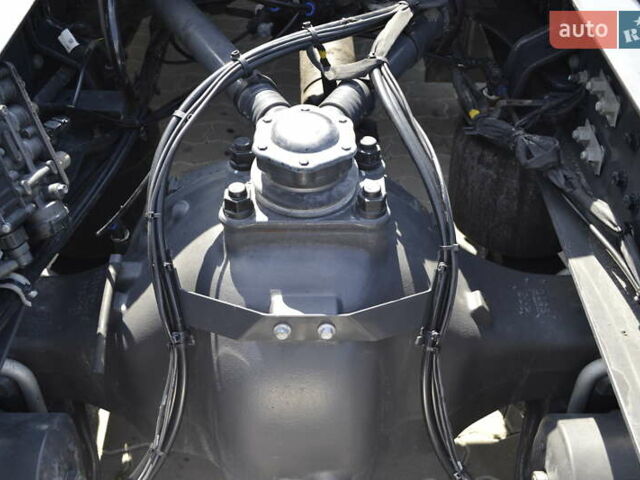 Синий Вольво FH 13, объемом двигателя 12.7 л и пробегом 208 тыс. км за 76999 $, фото 14 на Automoto.ua