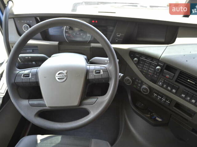Синий Вольво FH 13, объемом двигателя 12.7 л и пробегом 208 тыс. км за 76999 $, фото 1 на Automoto.ua