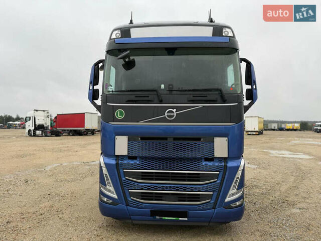 Синий Вольво FH 13, объемом двигателя 12.9 л и пробегом 440 тыс. км за 86891 $, фото 2 на Automoto.ua