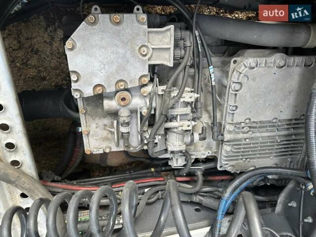 Зелений Вольво FH 13, об'ємом двигуна 12.8 л та пробігом 980 тис. км за 39500 $, фото 29 на Automoto.ua