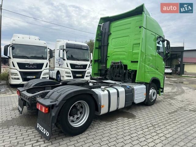 Зелений Вольво FH 13, об'ємом двигуна 12.7 л та пробігом 960 тис. км за 34900 $, фото 12 на Automoto.ua