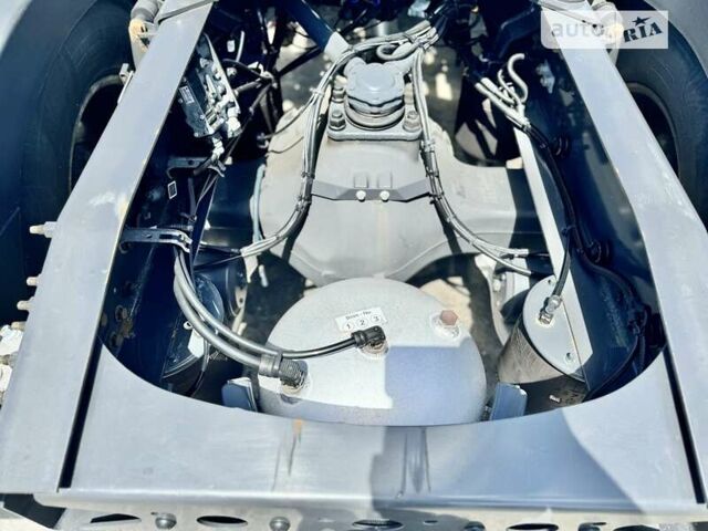 Зеленый Вольво FH 13, объемом двигателя 0 л и пробегом 800 тыс. км за 44999 $, фото 19 на Automoto.ua