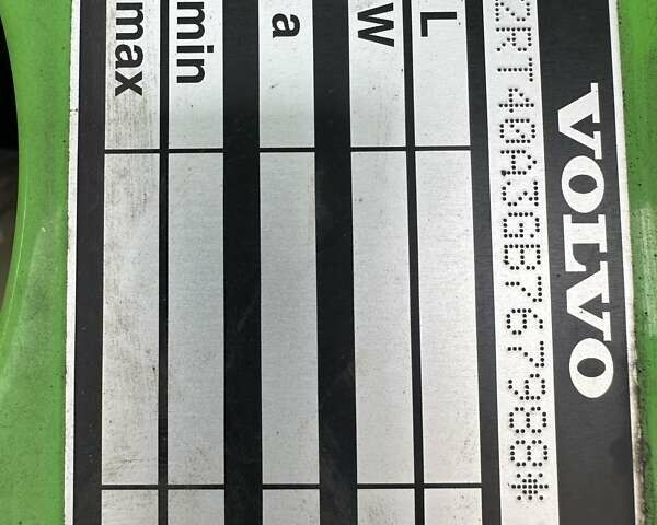 Зелений Вольво FH 13, об'ємом двигуна 12.7 л та пробігом 960 тис. км за 34900 $, фото 17 на Automoto.ua