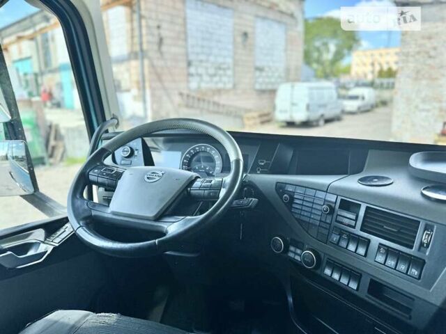 Зелений Вольво FH 13, об'ємом двигуна 0 л та пробігом 800 тис. км за 33900 $, фото 35 на Automoto.ua