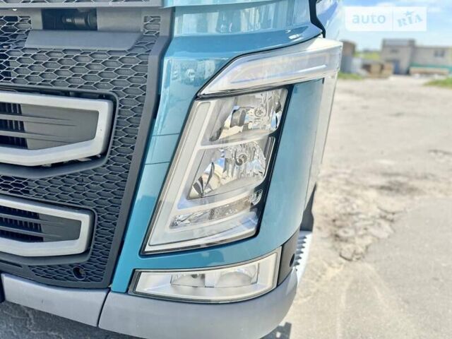 Зелений Вольво FH 13, об'ємом двигуна 0 л та пробігом 800 тис. км за 33900 $, фото 7 на Automoto.ua