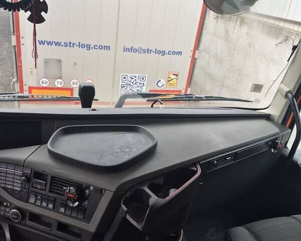 Оранжевый Вольво FH 13, объемом двигателя 12.78 л и пробегом 1 тыс. км за 34000 $, фото 7 на Automoto.ua