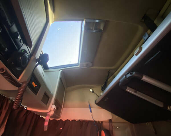 Оранжевый Вольво FH 13, объемом двигателя 12.78 л и пробегом 958 тыс. км за 40000 $, фото 15 на Automoto.ua