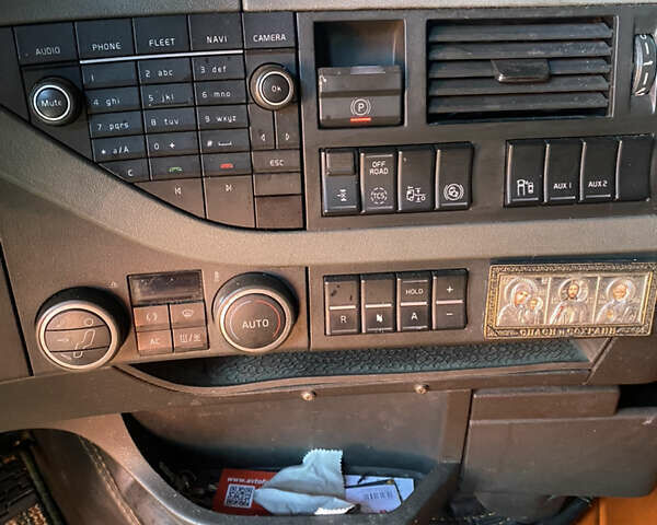 Оранжевый Вольво FH 13, объемом двигателя 12.78 л и пробегом 958 тыс. км за 40000 $, фото 11 на Automoto.ua