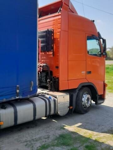 Оранжевый Вольво FH 13, объемом двигателя 13 л и пробегом 1000 тыс. км за 17700 $, фото 3 на Automoto.ua