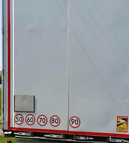 Оранжевый Вольво FH 13, объемом двигателя 13 л и пробегом 1000 тыс. км за 17700 $, фото 9 на Automoto.ua