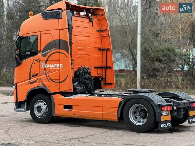 Оранжевый Вольво FH 13, объемом двигателя 12.9 л и пробегом 599 тыс. км за 40060 $, фото 10 на Automoto.ua