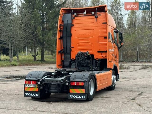 Оранжевый Вольво FH 13, объемом двигателя 12.9 л и пробегом 599 тыс. км за 40060 $, фото 7 на Automoto.ua