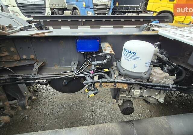 Оранжевый Вольво FH 13, объемом двигателя 12.8 л и пробегом 822 тыс. км за 44777 $, фото 11 на Automoto.ua