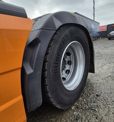 Оранжевый Вольво FH 13, объемом двигателя 12.8 л и пробегом 822 тыс. км за 44777 $, фото 13 на Automoto.ua