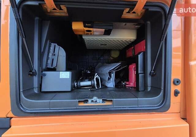 Оранжевый Вольво FH 13, объемом двигателя 12.8 л и пробегом 822 тыс. км за 44777 $, фото 16 на Automoto.ua