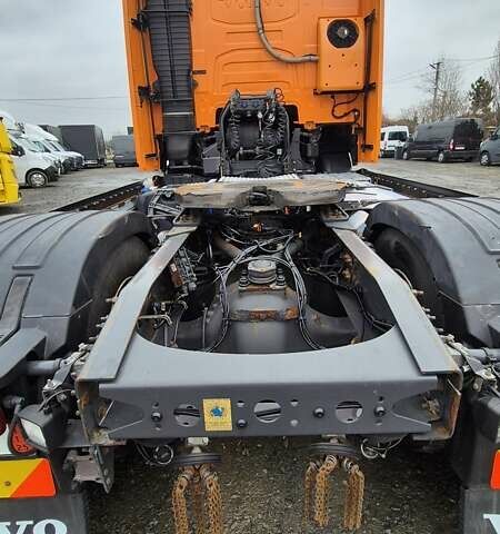 Оранжевый Вольво FH 13, объемом двигателя 12.8 л и пробегом 822 тыс. км за 44777 $, фото 7 на Automoto.ua