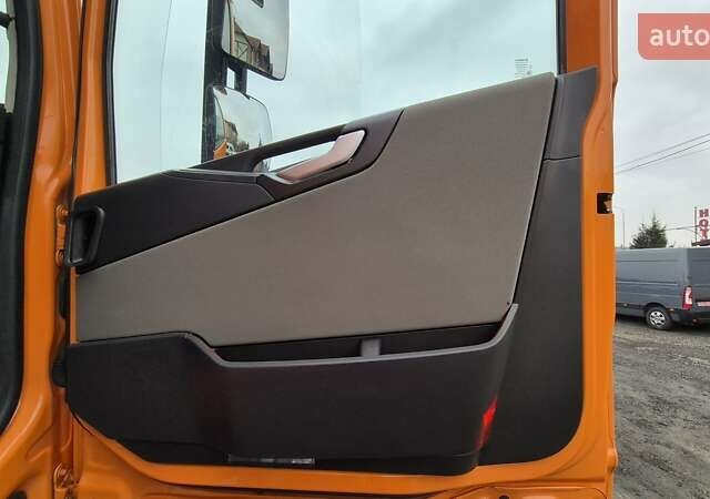 Оранжевый Вольво FH 13, объемом двигателя 12.8 л и пробегом 822 тыс. км за 44777 $, фото 31 на Automoto.ua