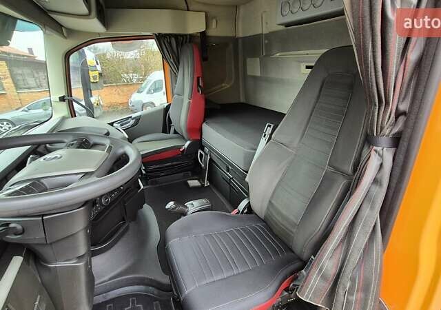 Оранжевый Вольво FH 13, объемом двигателя 12.8 л и пробегом 822 тыс. км за 44777 $, фото 19 на Automoto.ua