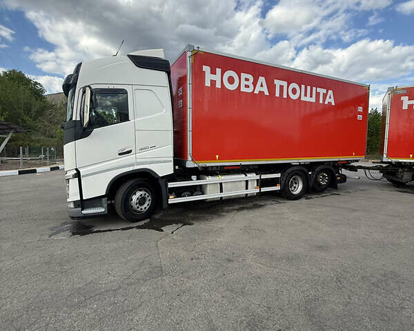 Белый Вольво FH 16, объемом двигателя 4.75 л и пробегом 12 тыс. км за 43000 $, фото 3 на Automoto.ua