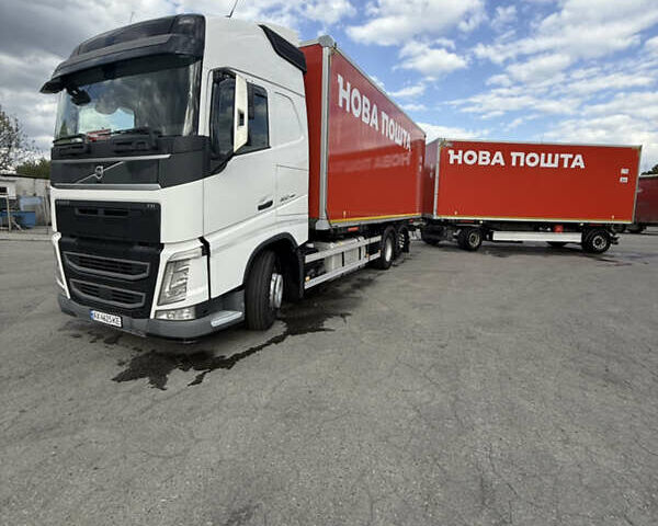 Белый Вольво FH 16, объемом двигателя 4.6 л и пробегом 970 тыс. км за 42999 $, фото 1 на Automoto.ua