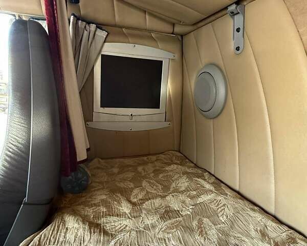Белый Вольво FH 16, объемом двигателя 12.8 л и пробегом 890 тыс. км за 44000 $, фото 17 на Automoto.ua