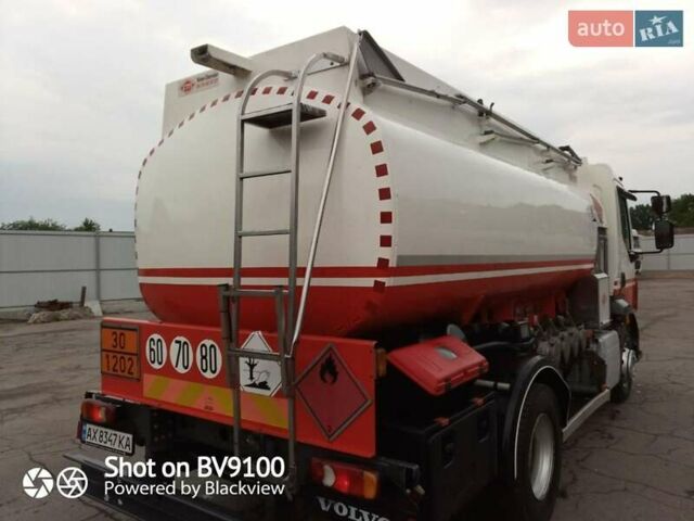 Белый Вольво FH 16, объемом двигателя 7.7 л и пробегом 270 тыс. км за 40000 $, фото 8 на Automoto.ua