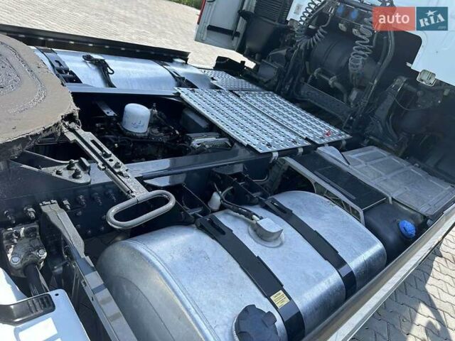 Білий Вольво FH 16, об'ємом двигуна 12.9 л та пробігом 950 тис. км за 42000 $, фото 13 на Automoto.ua