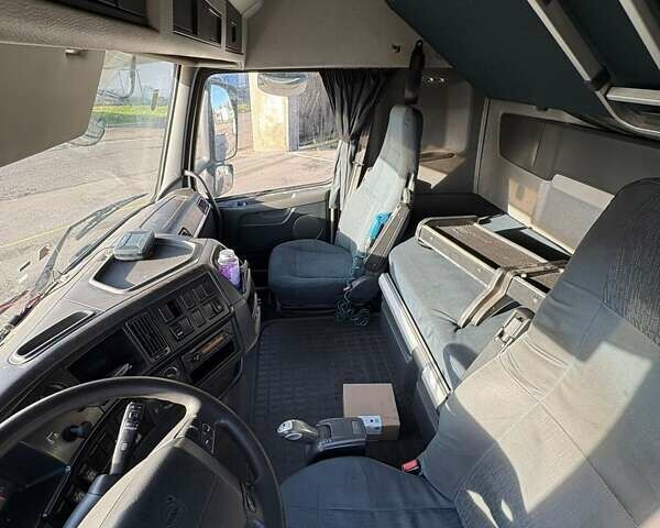 Белый Вольво FH 16, объемом двигателя 0 л и пробегом 800 тыс. км за 22500 $, фото 5 на Automoto.ua