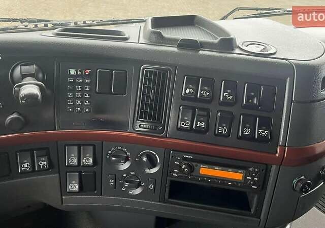 Черный Вольво FH 16, объемом двигателя 16 л и пробегом 122 тыс. км за 42000 $, фото 84 на Automoto.ua