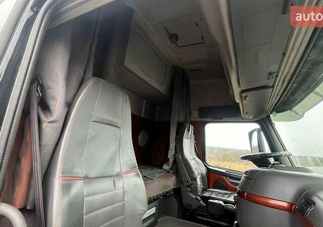 Черный Вольво FH 16, объемом двигателя 16 л и пробегом 122 тыс. км за 42000 $, фото 28 на Automoto.ua