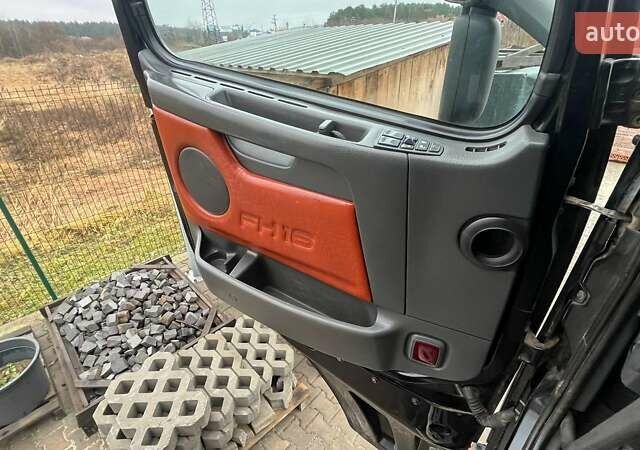 Черный Вольво FH 16, объемом двигателя 16 л и пробегом 122 тыс. км за 42000 $, фото 27 на Automoto.ua