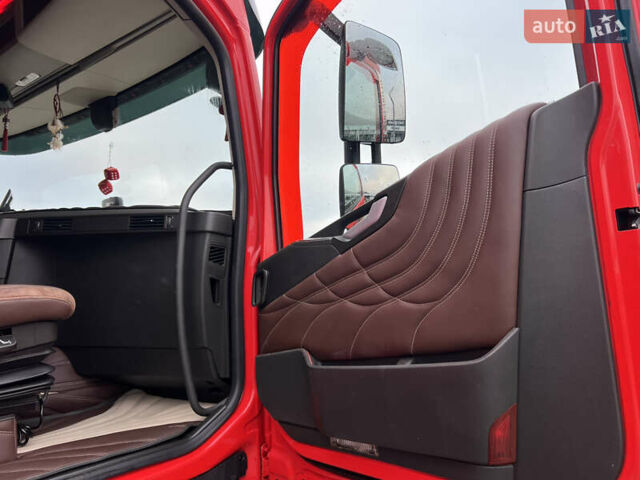 Червоний Вольво FH 16, об'ємом двигуна 0 л та пробігом 100 тис. км за 32500 $, фото 15 на Automoto.ua