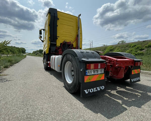 Желтый Вольво FH 16, объемом двигателя 12.78 л и пробегом 860 тыс. км за 28500 $, фото 3 на Automoto.ua