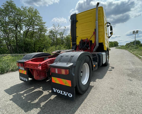 Желтый Вольво FH 16, объемом двигателя 12.78 л и пробегом 860 тыс. км за 28500 $, фото 4 на Automoto.ua