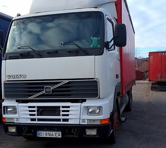 Белый Вольво ФХ, объемом двигателя 12.1 л и пробегом 400 тыс. км за 11000 $, фото 1 на Automoto.ua